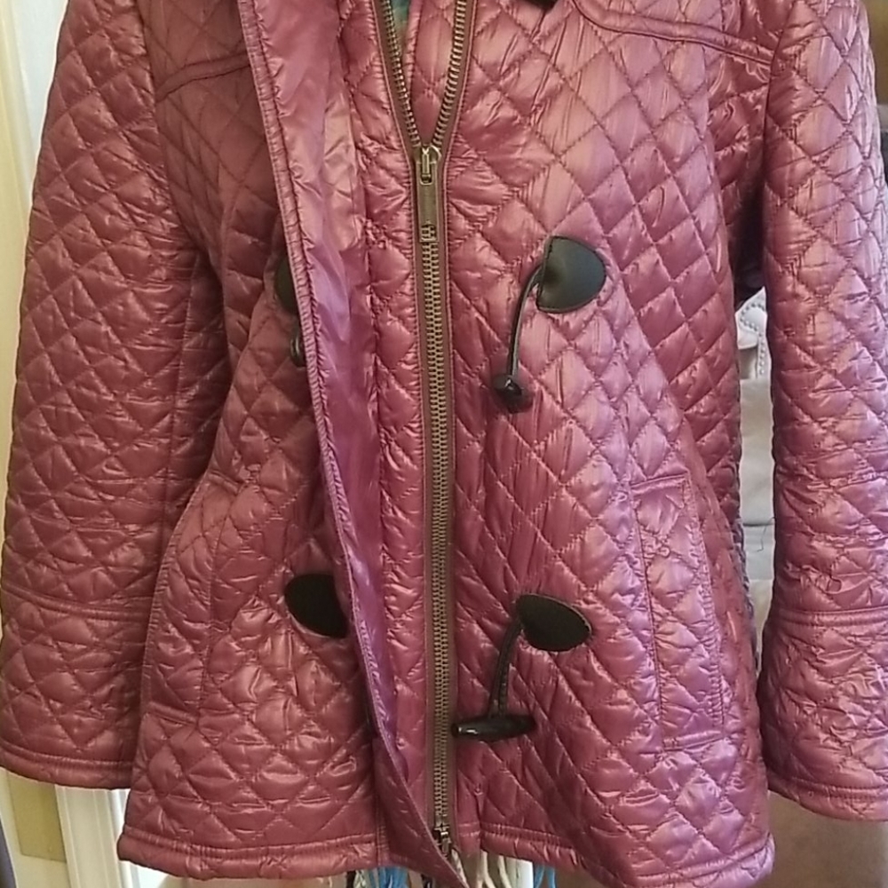 NOTABLE DISTINCTION❣️BURBERRY JACKET. Price Firm - Picture 7 of 12